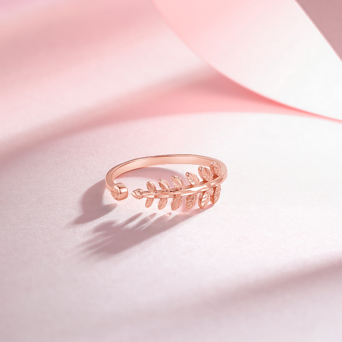 legant and Versatile 18K Rose Gold Plated Plain Band Ring - The Perfect Stylish Gift for Your Girlfriend