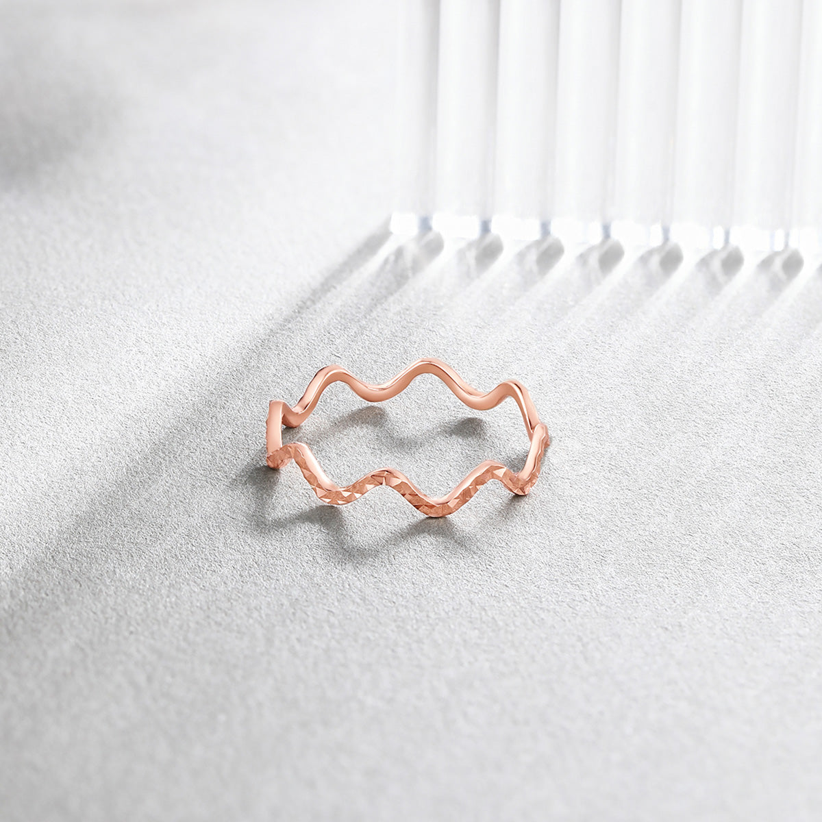 Elegant 18K Rose Gold Wave Band Ring - Sleek and Stylish Unisex Ring for Gifting