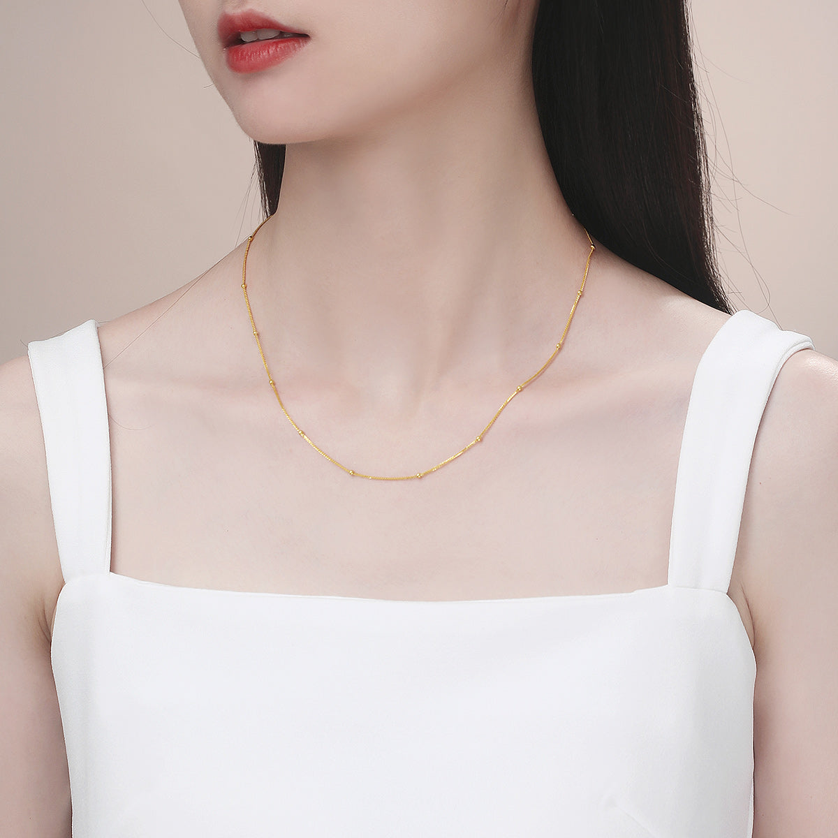 SUNFEEL's 18K Yellow Gold Chopard Link Necklace with Shining Bead Accents: A Glamorous 18-inch Statement Piece