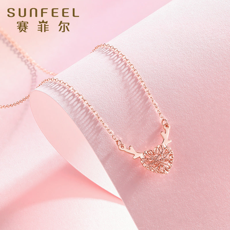 SUNFEEL's 18K Gold "One Deer, One You" Pendant Necklace with Red Gold Heart: A Thoughtful Gift for Your Beloved