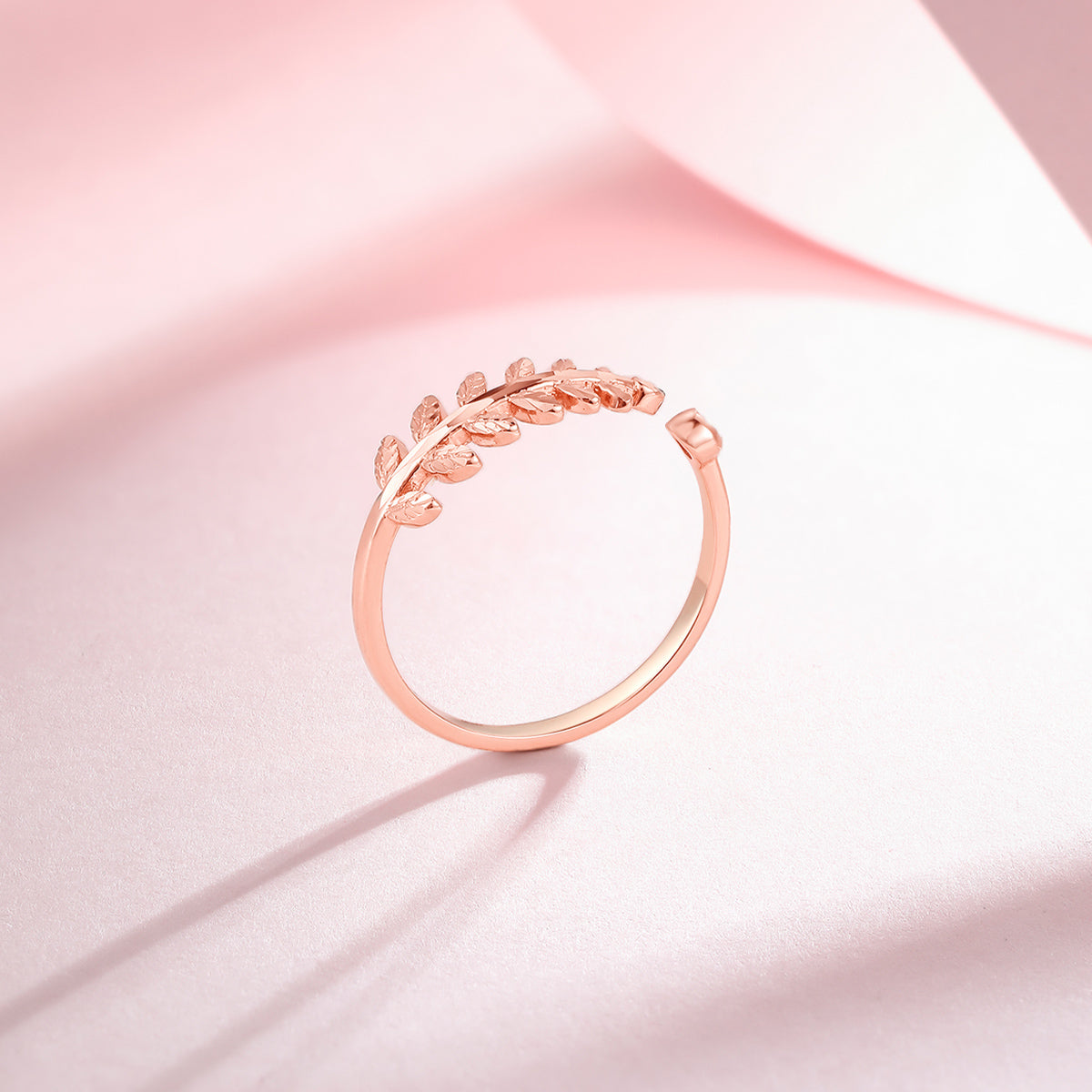 legant and Versatile 18K Rose Gold Plated Plain Band Ring - The Perfect Stylish Gift for Your Girlfriend