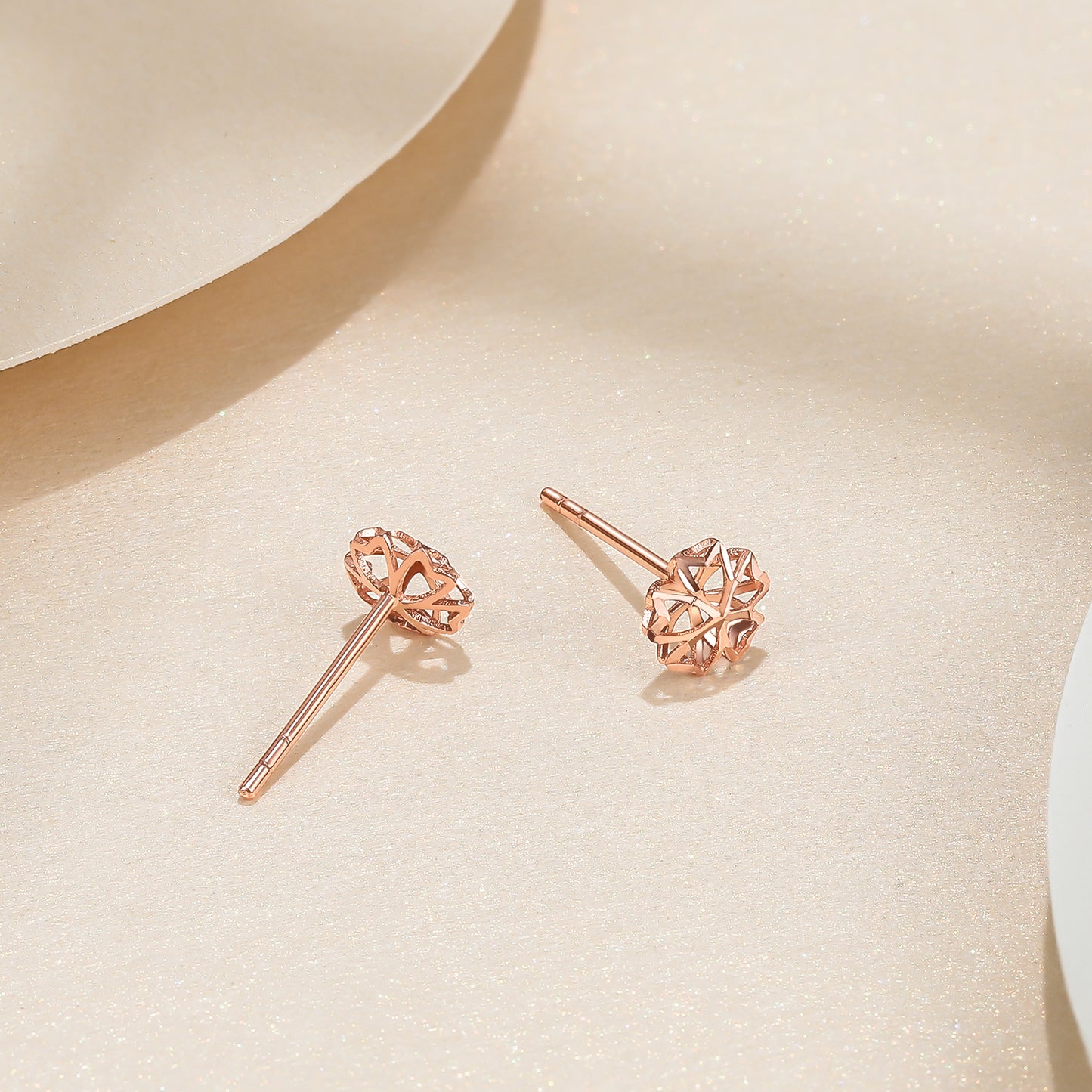 Romantic 18K Rose Gold Plated Blooming Flower Stud Earrings - A Glittering Au750 Gift for Your Girlfriend